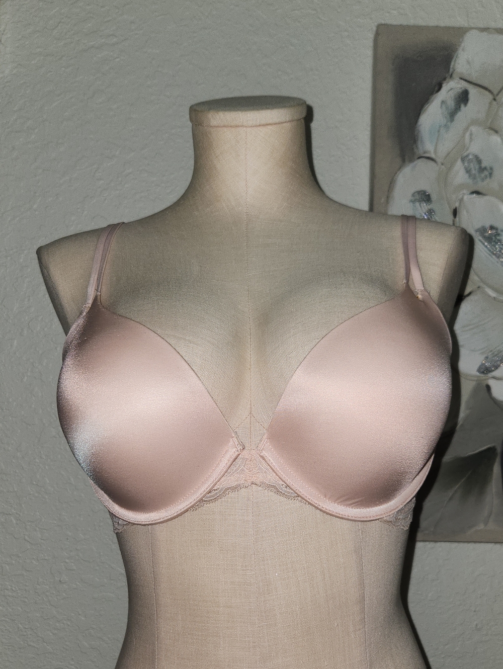 Victoria's Secret Blush Pink T-Shirt Bra with Light Lace Trim